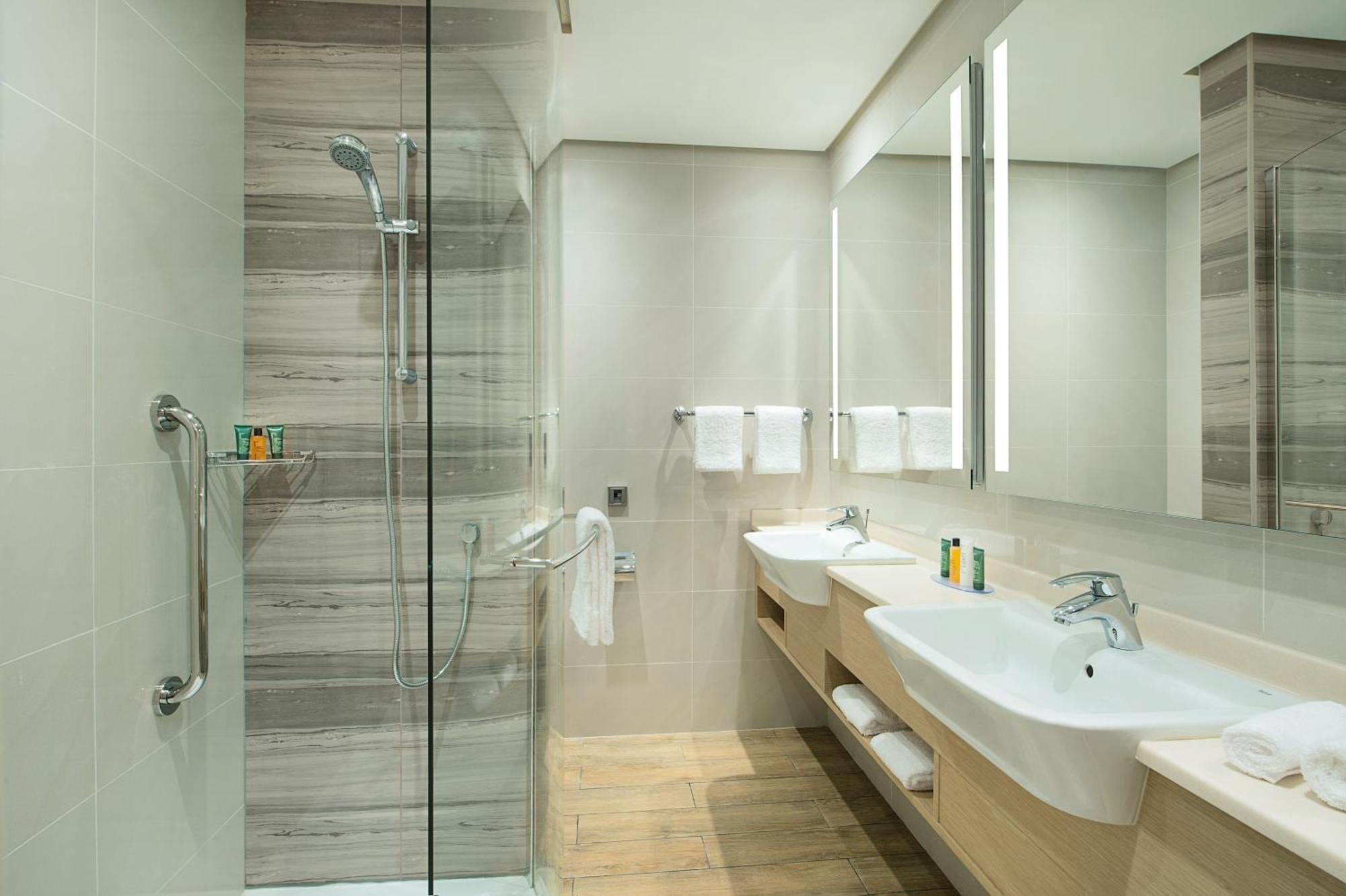 Hilton Garden Inn Ал Хубар Екстериор снимка
