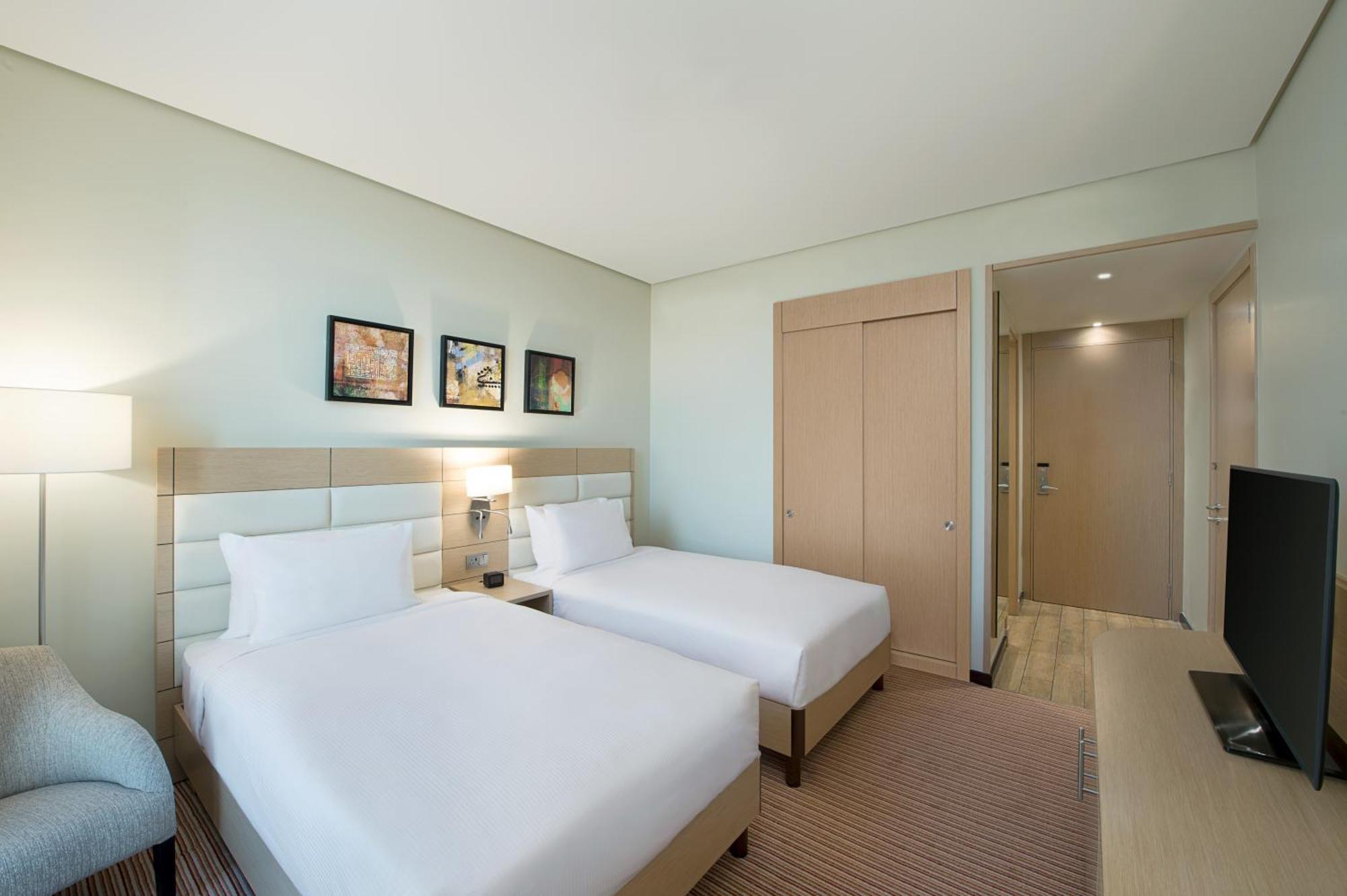 Hilton Garden Inn Ал Хубар Екстериор снимка