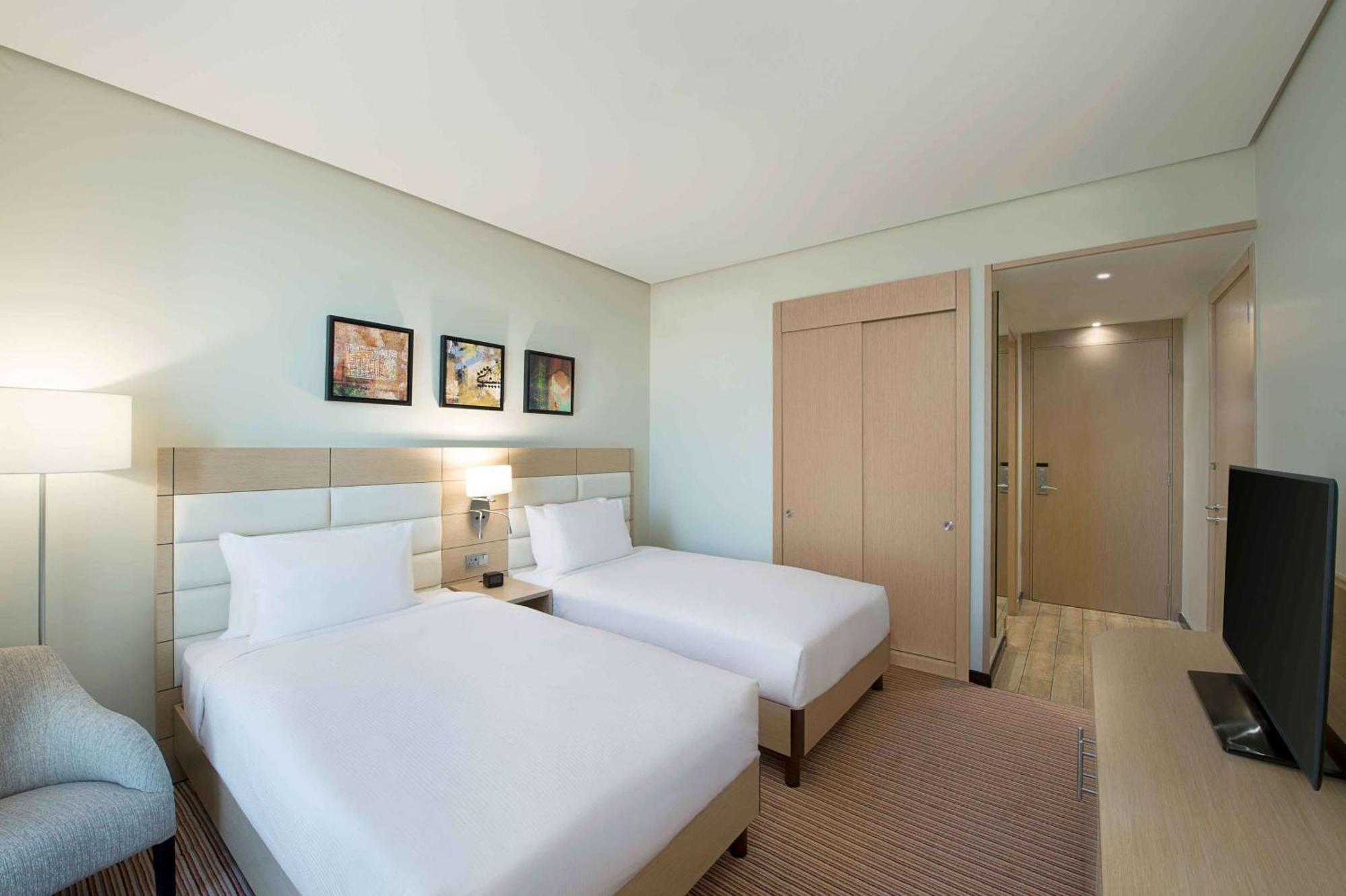 Hilton Garden Inn Ал Хубар Екстериор снимка