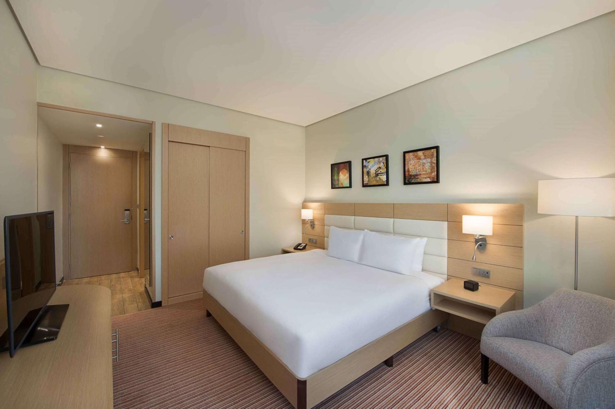 Hilton Garden Inn Ал Хубар Екстериор снимка