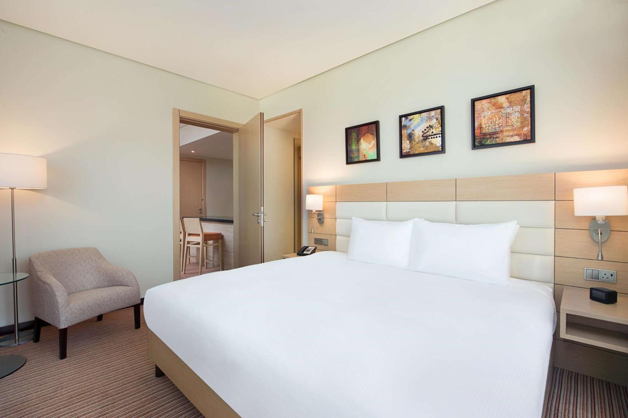 Hilton Garden Inn Ал Хубар Екстериор снимка