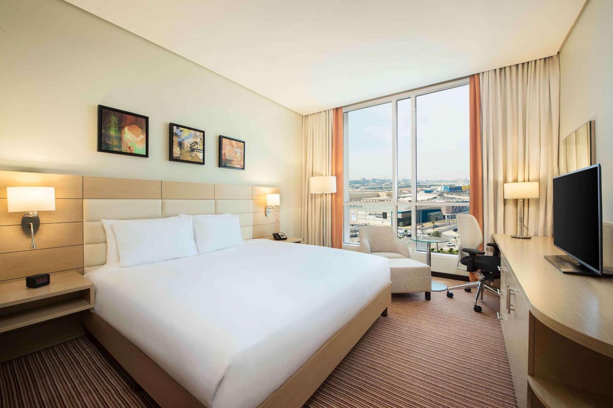 Hilton Garden Inn Ал Хубар Екстериор снимка