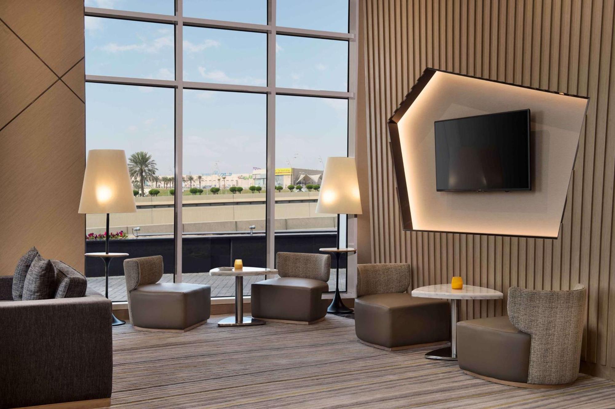 Hilton Garden Inn Ал Хубар Екстериор снимка