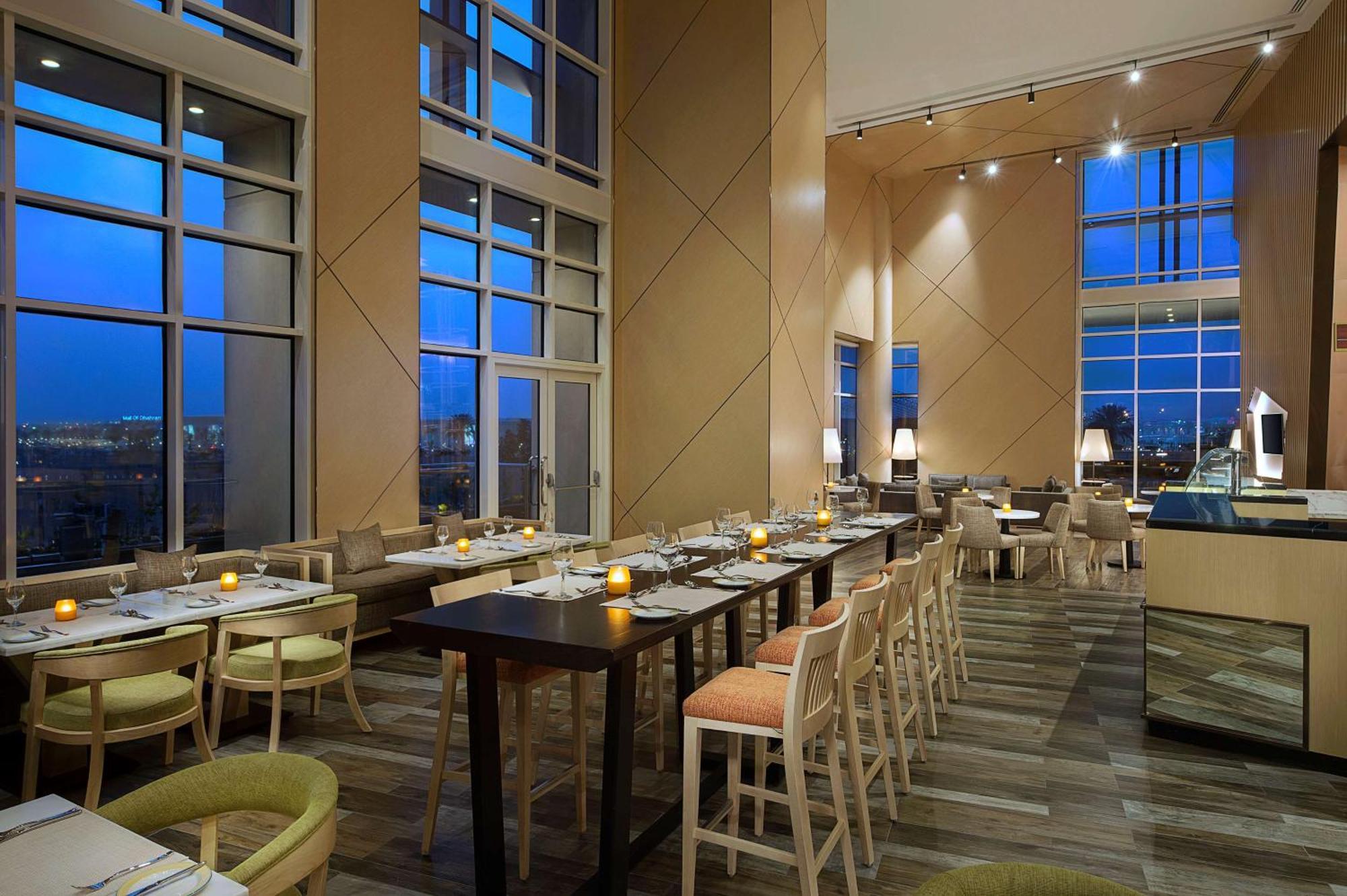 Hilton Garden Inn Ал Хубар Екстериор снимка